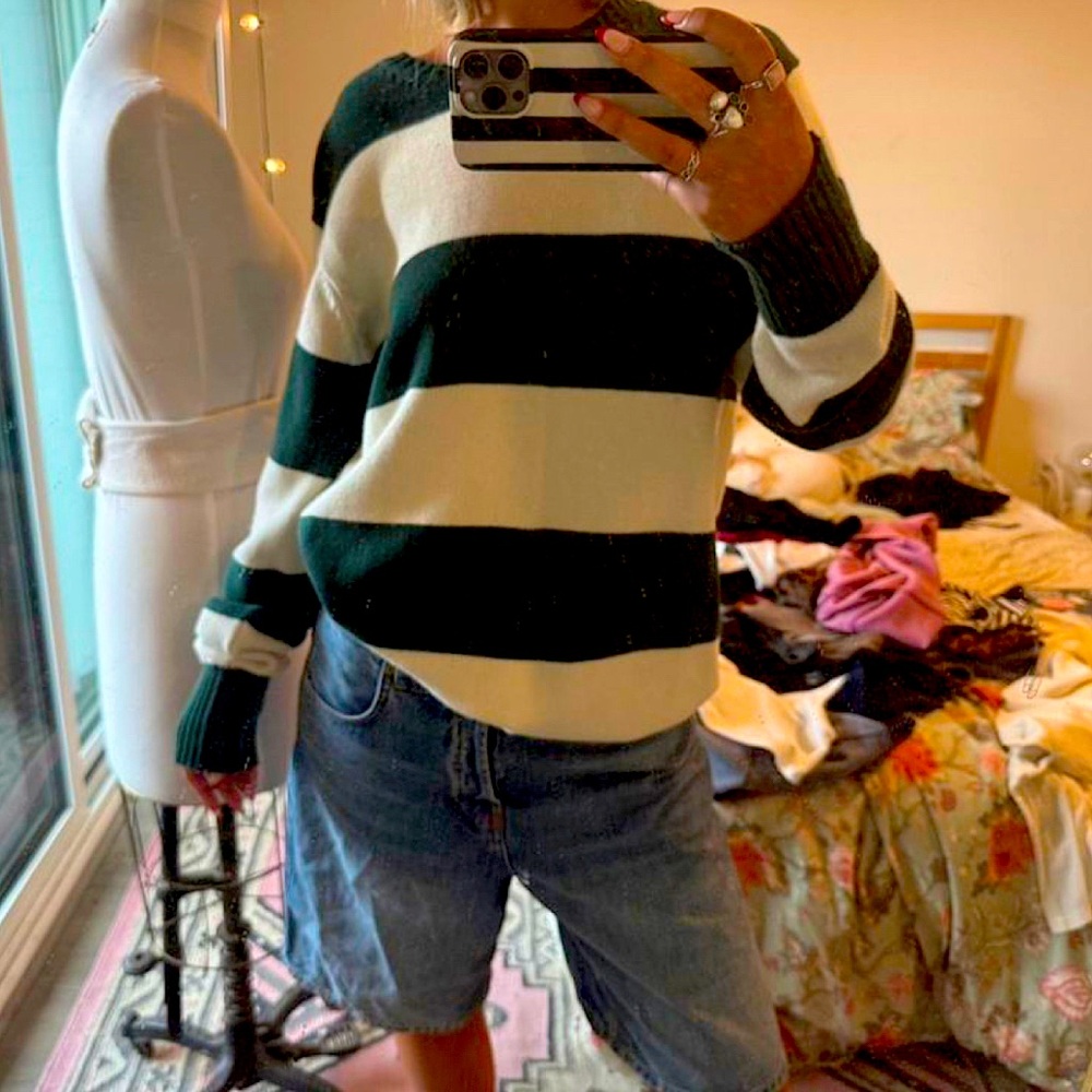 Brandy Melville Green and White Cardigan Sweater